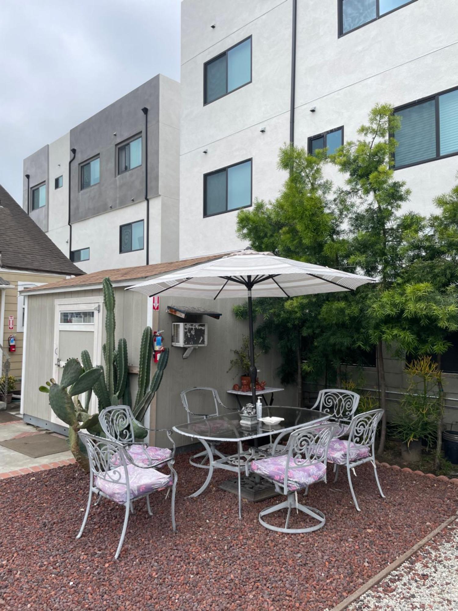 Small Private La Bedroom W Wifi - Private Fridge - Ac Near Usc - Exposition Park - Usc Memorial Coliseum - Banc Of California Bmo Stadium - Downtown Los Angeles Dtla - University Of Southern California Usc!!! Dış mekan fotoğraf