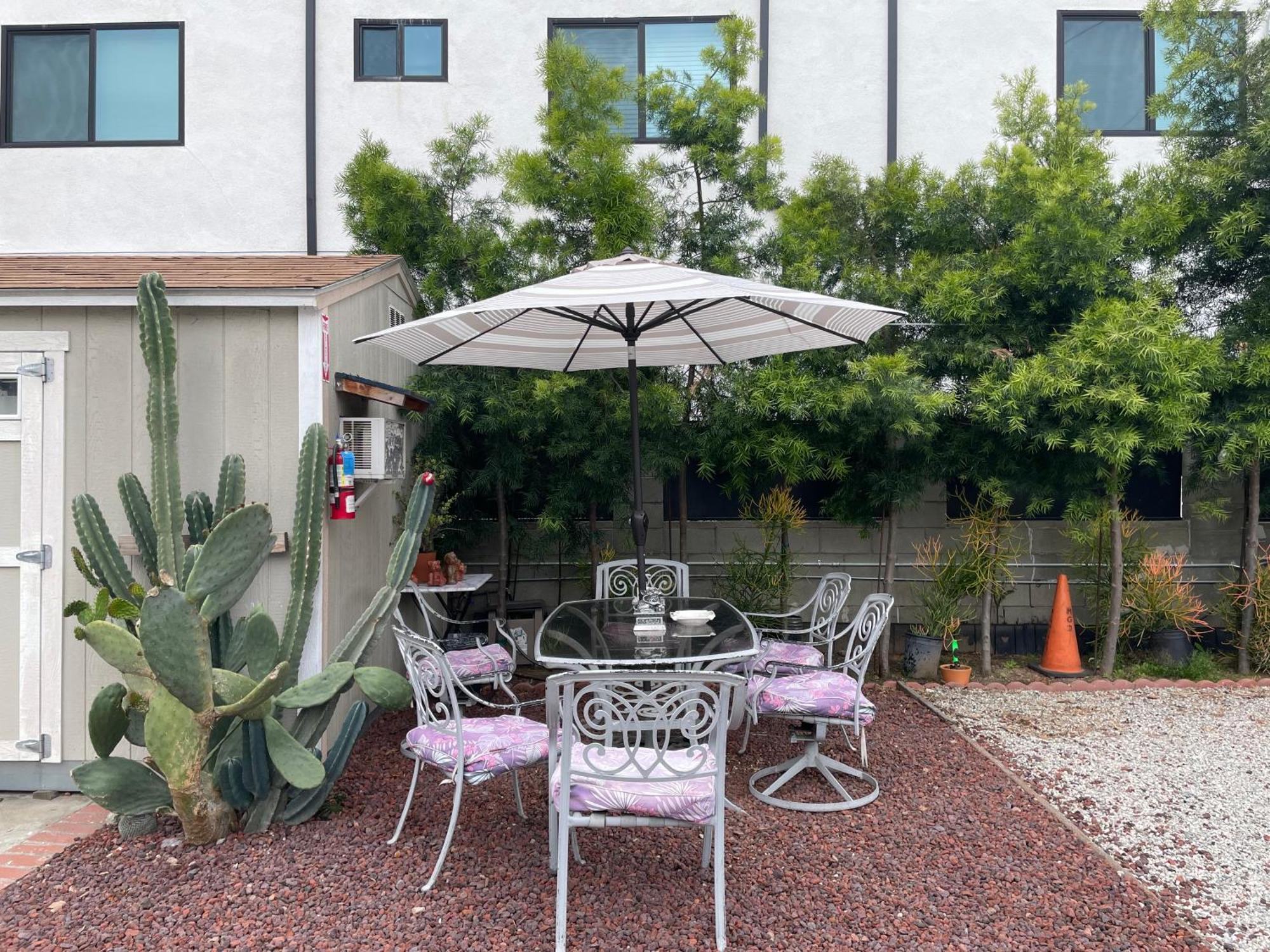 Small Private La Bedroom W Wifi - Private Fridge - Ac Near Usc - Exposition Park - Usc Memorial Coliseum - Banc Of California Bmo Stadium - Downtown Los Angeles Dtla - University Of Southern California Usc!!! Dış mekan fotoğraf
